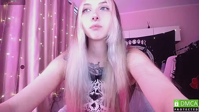 Snapshot of JustMeowGirl chatting on 06.24.26 JustMeowGirl online show from 06.24.26