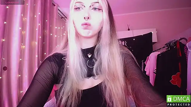 Snapshot of JustMeowGirl chatting on 06.26.26 JustMeowGirl online show from 06.26.26