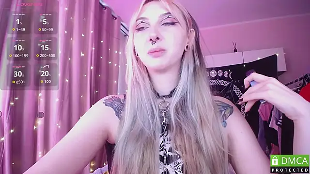 Snapshot of JustMeowGirl chatting on 07.12.26 JustMeowGirl online show from 07.12.26