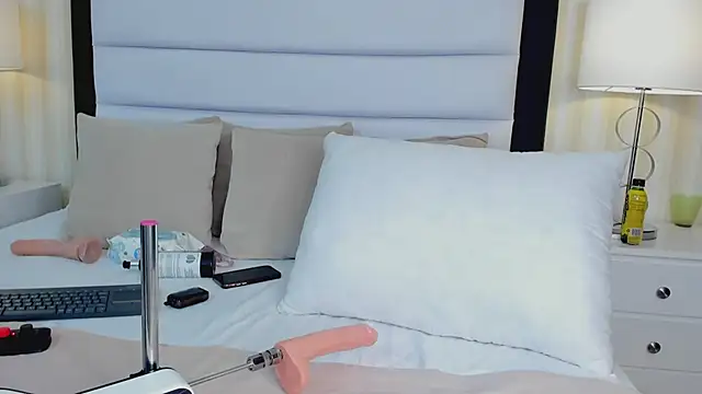 MiaSweeths online show from 01.09.25