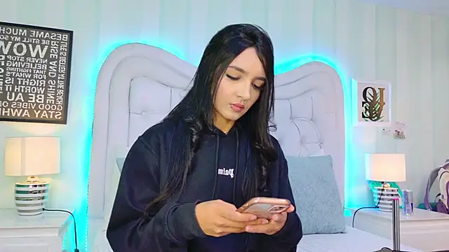 MiaSweeths online show from 10.09.25