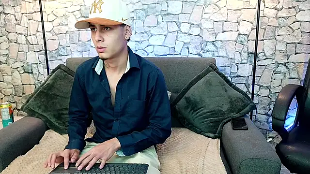 Bastiaan 28 online show from 11.21.25