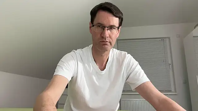 Snapshot of zxzx_cam1 chatting on 03.17.26 zxzx cam1 online show from 03.17.26