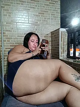 Snapshot of alondraabrown chatting on 05.25.26 alondraabrown online show from 05.25.26