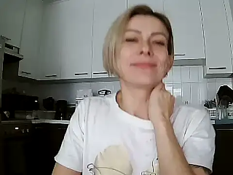 Snapshot of anechka1 chatting on 12.04.24 anechka1 online show from 12.04.24