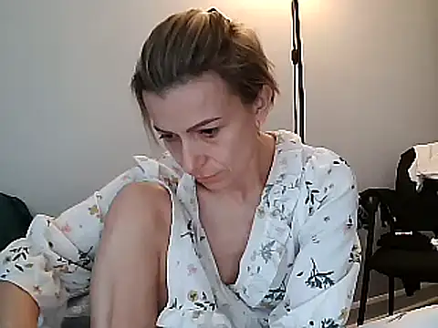 Snapshot of anechka1 chatting on 12.10.24 anechka1 online show from 12.10.24