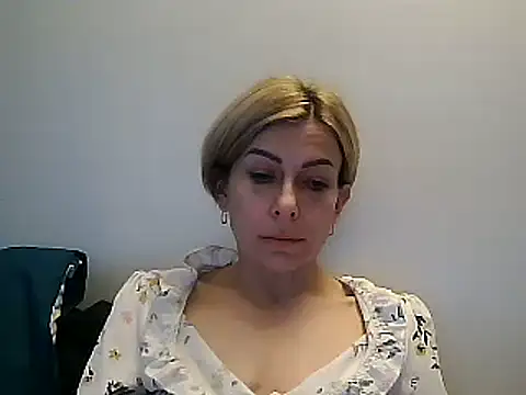 Snapshot of anechka1 chatting on 12.18.24 anechka1 online show from 12.18.24