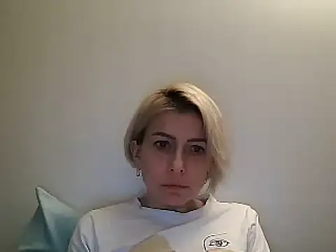 Snapshot of anechka1 chatting on 01.05.25 anechka1 online show from 01.05.25