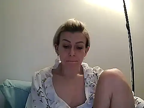 Snapshot of anechka1 chatting on 01.13.25 anechka1 online show from 01.13.25