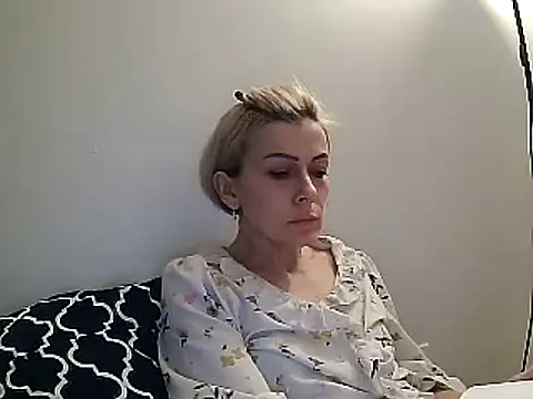 Snapshot of anechka1 chatting on 02.06.25 anechka1 online show from 02.06.25