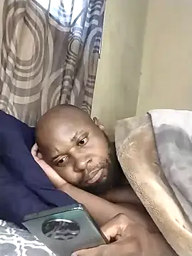 Snapshot of Stallion100 chatting on 12.19.24 Stallion100 online show from 12.19.24