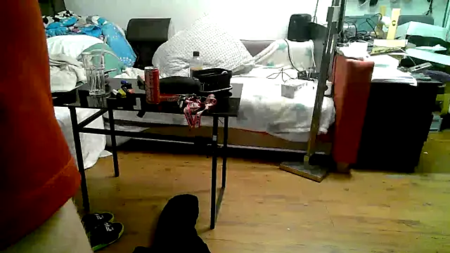 Snapshot of 0815lukas2024 chatting on 10.19.25 0815lukas2024 online show from 10.19.25
