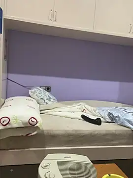 Snapshot of Kamaleonix chatting on 01.29.25 Kamaleonix online show from 01.29.25