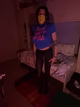 Snapshot of Kamaleonix chatting on 02.07.25 Kamaleonix online show from 02.07.25