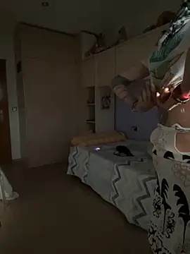 Snapshot of Kamaleonix chatting on 10.25.25 Kamaleonix online show from 10.25.25