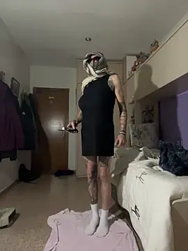 Snapshot of Kamaleonix chatting on 12.13.25 Kamaleonix online show from 12.13.25