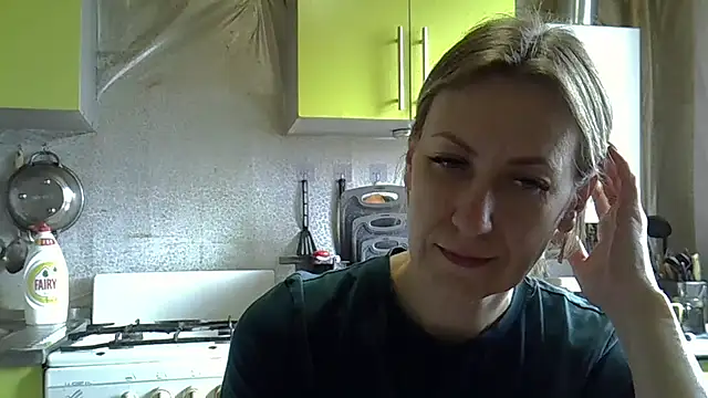 Snapshot of AshleyXHoney chatting on 04.11.26 AshleyXHoney online show from 04.11.26