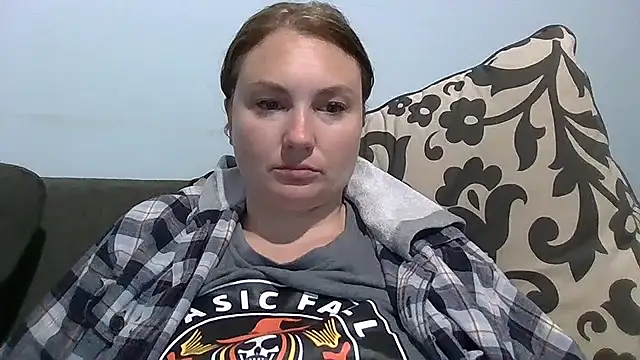 Snapshot of MilfyMrsRobinson chatting on 11.21.25 MilfyMrsRobinson online show from 11.21.25