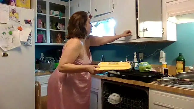 Snapshot of MilfyMrsRobinson chatting on 11.22.25 MilfyMrsRobinson online show from 11.22.25