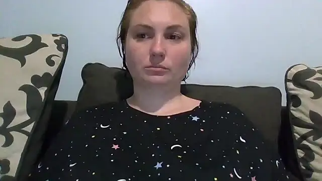 Snapshot of MilfyMrsRobinson chatting on 12.19.25 MilfyMrsRobinson online show from 12.19.25