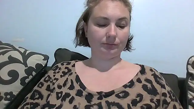 Snapshot of MilfyMrsRobinson chatting on 01.06.26 MilfyMrsRobinson online show from 01.06.26