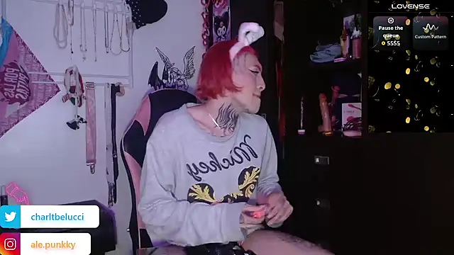 Snapshot of charlotbelucci_ chatting on 02.06.26 charlotbelucci online show from 02.06.26