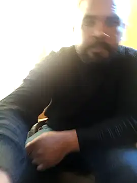 Snapshot of ListedLoin chatting on 01.30.25 ListedLoin online show from 01.30.25