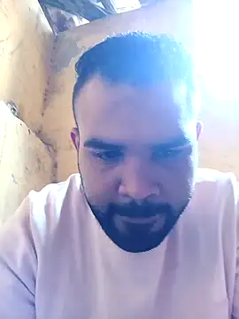 Snapshot of ListedLoin chatting on 02.01.25 ListedLoin online show from 02.01.25