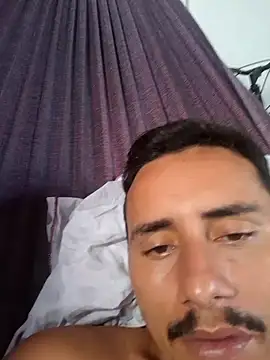 Snapshot of luissilva0071 chatting on 01.27.25 luissilva0071 online show from 01.27.25