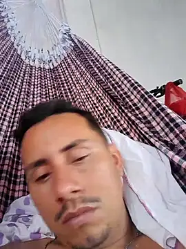 Snapshot of luissilva0071 chatting on 03.14.25 luissilva0071 online show from 03.14.25
