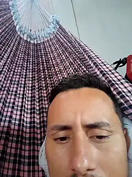 Snapshot of luissilva0071 chatting on 03.15.25 luissilva0071 online show from 03.15.25