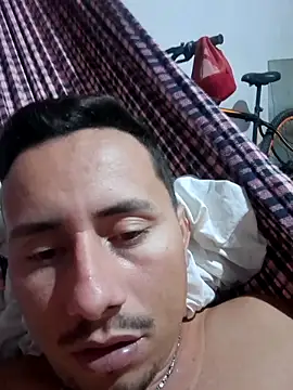 Snapshot of luissilva0071 chatting on 03.15.25 luissilva0071 online show from 03.15.25