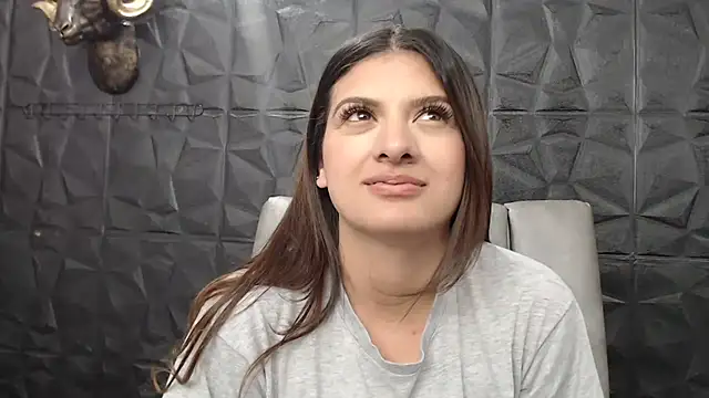 Abril Squirt online show from 01.24.25