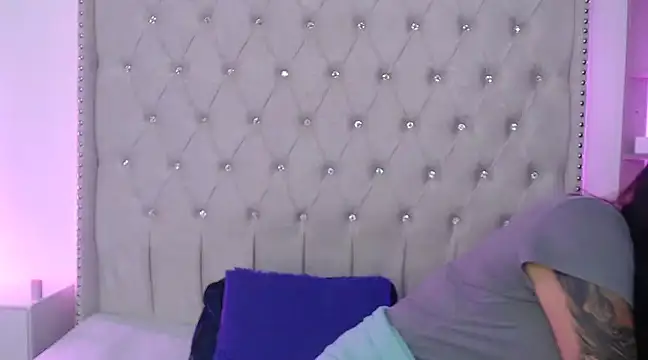 Abril Squirt online show from 02.27.25