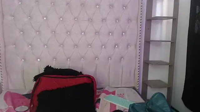 Abril Squirt online show from 11.16.25