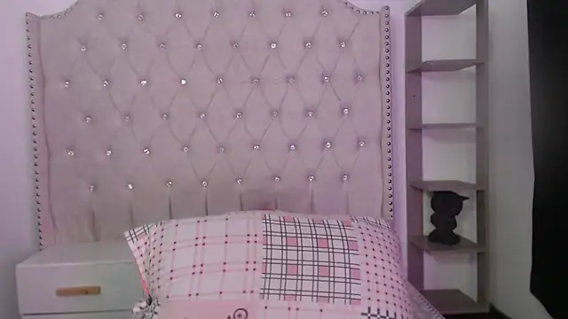 Snapshot of Abril_Squirt chatting on 05.02.26 Abril Squirt online show from 05.02.26