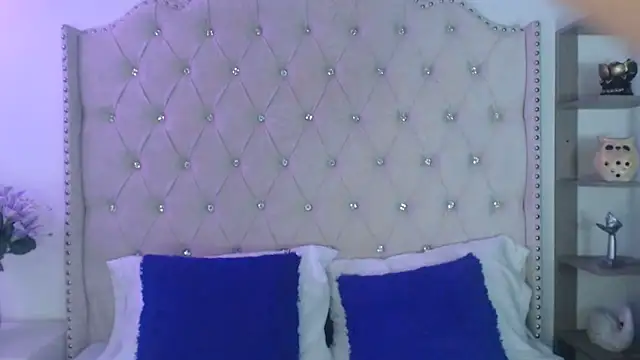 Snapshot of Abril_Squirt chatting on 05.28.26 Abril Squirt online show from 05.28.26