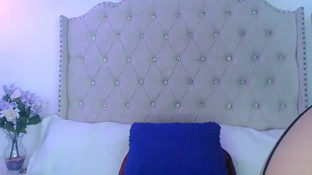 Snapshot of Abril_Squirt chatting on 05.28.26 Abril Squirt online show from 05.28.26