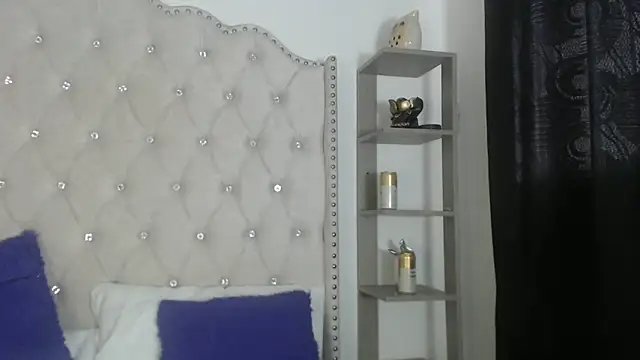 Snapshot of Abril_Squirt chatting on 06.13.26 Abril Squirt online show from 06.13.26