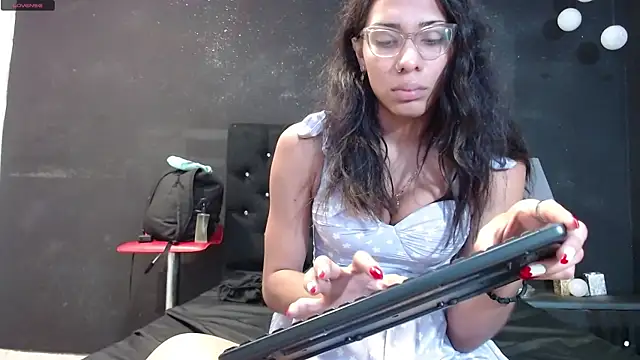 Snapshot of EmilyGomezLS chatting on 03.12.25 EmilyGomezLS online show from 03.12.25