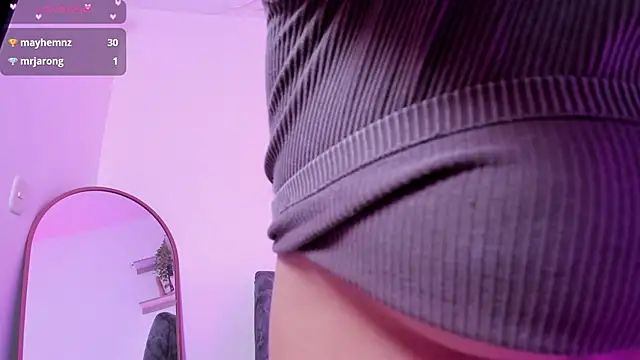 Snapshot of Victoria-ross chatting on 09.08.25 Victoria-ross online show from 09.08.25