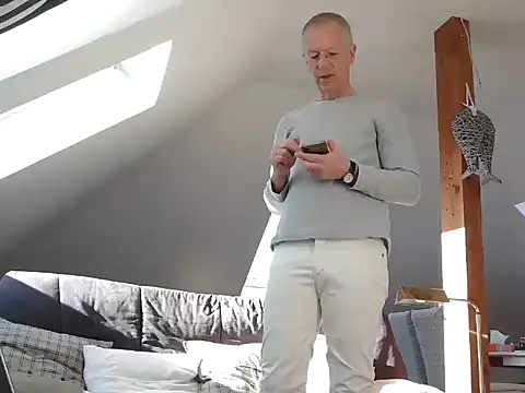 Snapshot of maxmueller321 chatting on 03.04.26 maxmueller321 online show from 03.04.26