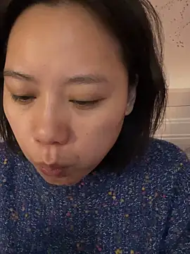 Snapshot of Eliza-E chatting on 02.12.26 Eliza-E online show from 02.12.26