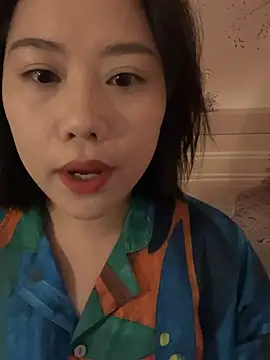 Snapshot of Eliza-E chatting on 02.15.26 Eliza-E online show from 02.15.26