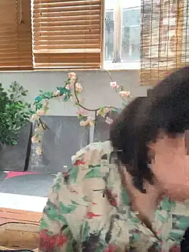 Snapshot of Eliza-E chatting on 03.01.26 Eliza-E online show from 03.01.26