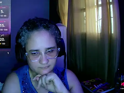 Snapshot of lolalicious_758 chatting on 09.10.25 lolalicious 758 online show from 09.10.25