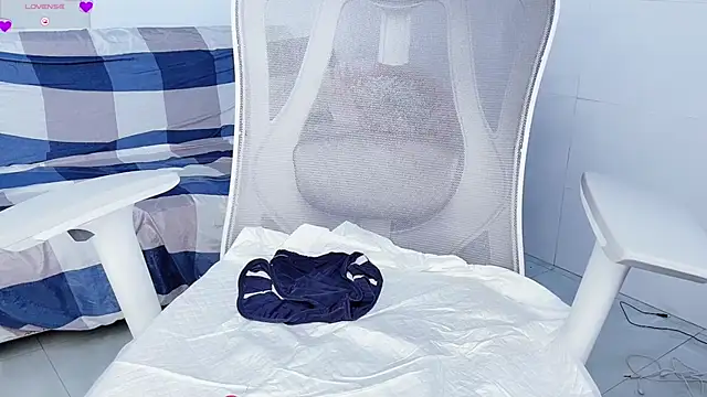 Snapshot of I_Am_Boo chatting on 03.20.25 I Am Boo online show from 03.20.25