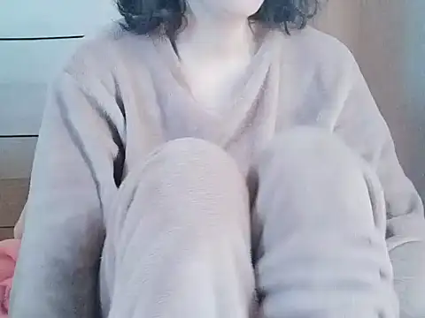 Snapshot of Pink_cream chatting on 12.28.24 Pink cream online show from 12.28.24