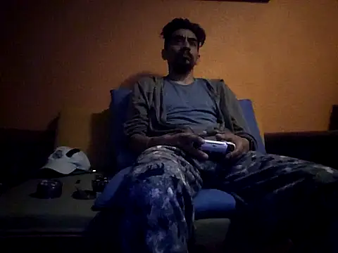 Snapshot of Angel_Coronel chatting on 02.18.25 Angel Coronel online show from 02.18.25