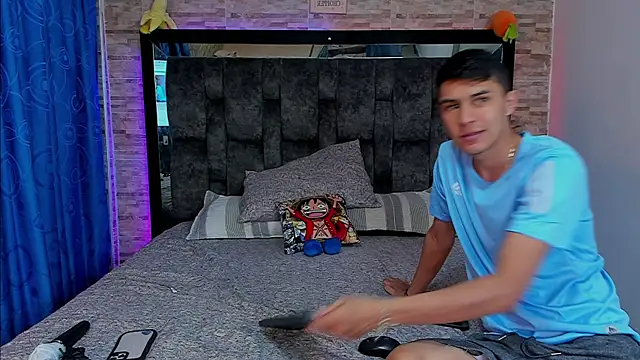 Snapshot of Juva___ chatting on 02.23.25 Juva    online show from 02.23.25